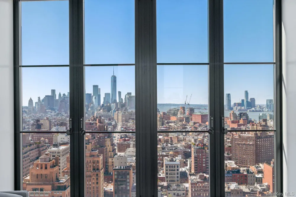 212 W 18th Street #PH2 New York (Manhattan), NY 10011