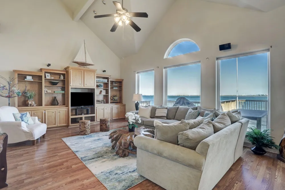 442 Jeanie Lynn Street Tiki Island, TX 77554