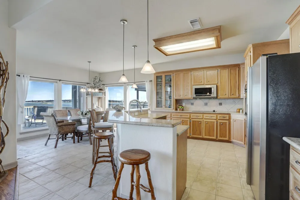 442 Jeanie Lynn Street Tiki Island, TX 77554