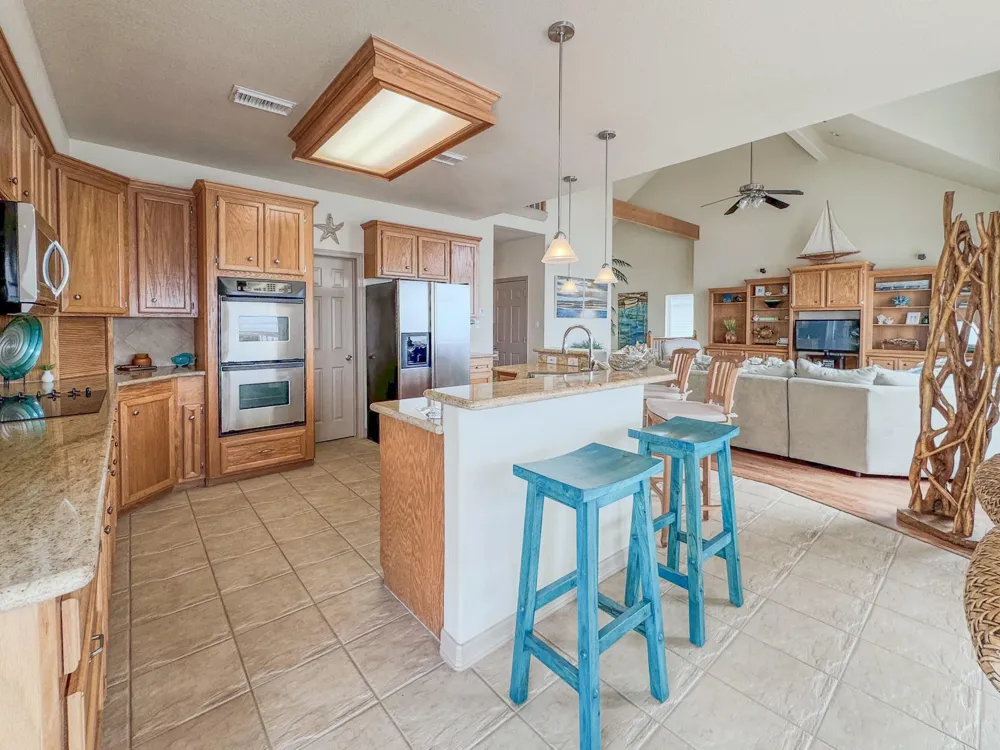 442 Jeanie Lynn Street Tiki Island, TX 77554