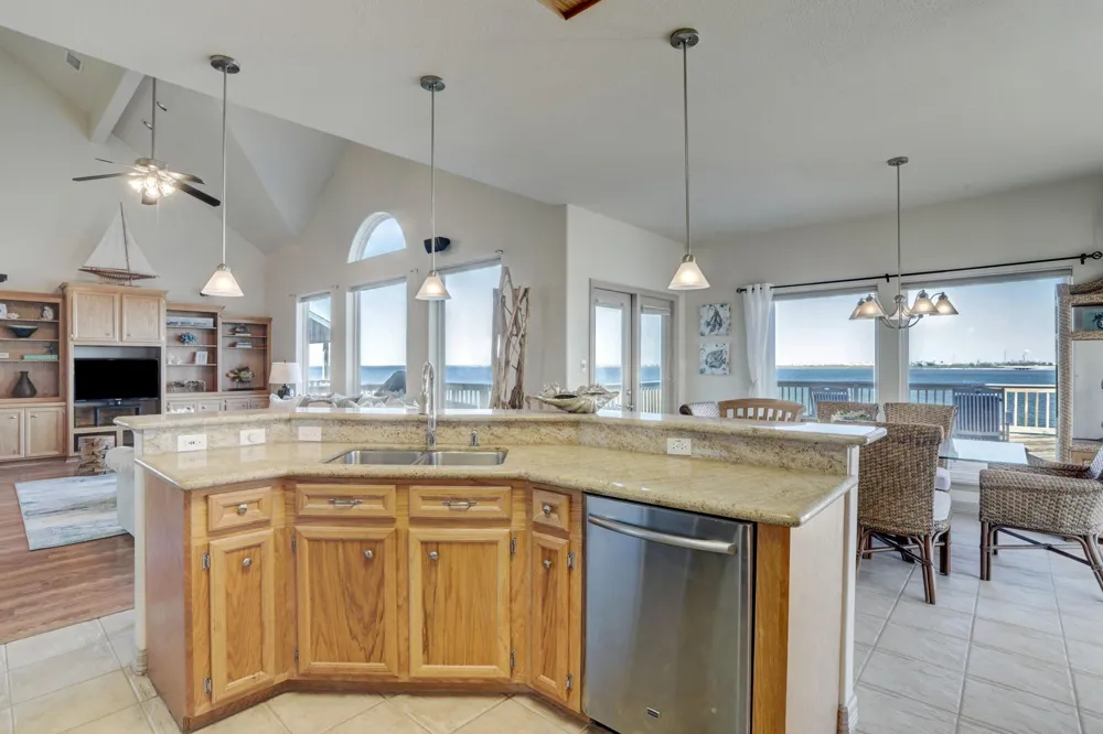 442 Jeanie Lynn Street Tiki Island, TX 77554