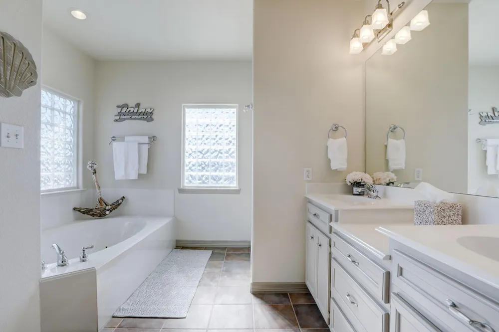 442 Jeanie Lynn Street Tiki Island, TX 77554