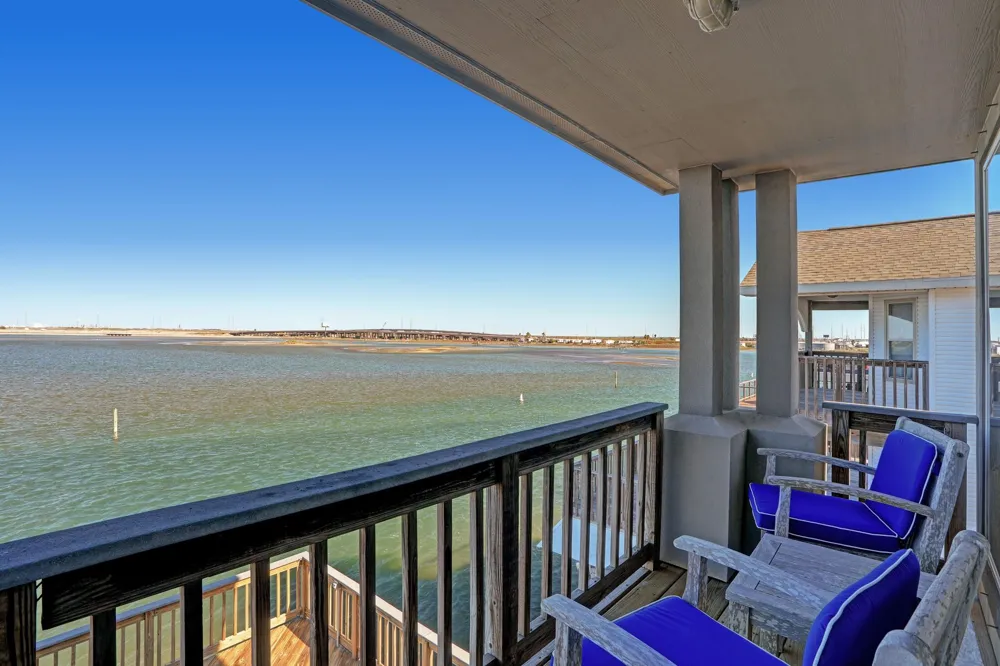 442 Jeanie Lynn Street Tiki Island, TX 77554
