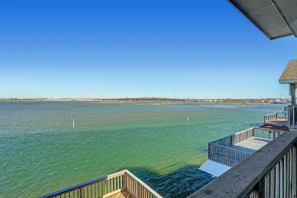 442 Jeanie Lynn Street Tiki Island, TX 77554