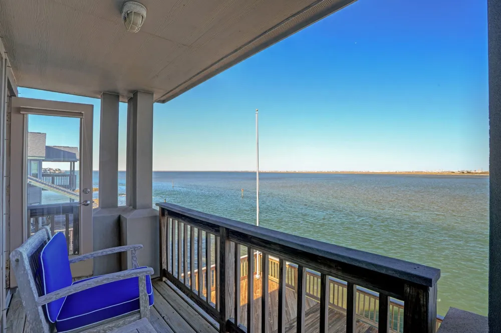 442 Jeanie Lynn Street Tiki Island, TX 77554