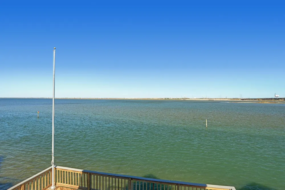 442 Jeanie Lynn Street Tiki Island, TX 77554