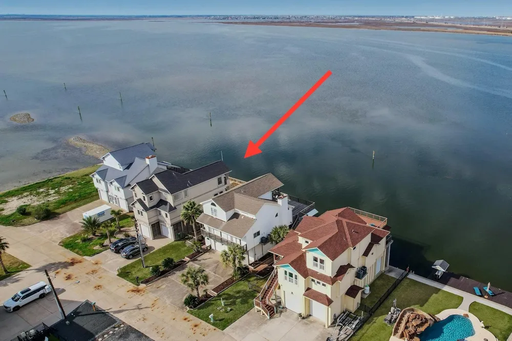 442 Jeanie Lynn Street Tiki Island, TX 77554