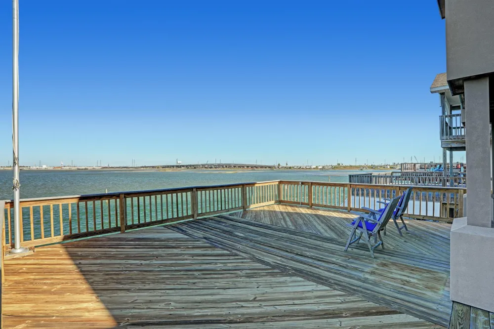 442 Jeanie Lynn Street Tiki Island, TX 77554