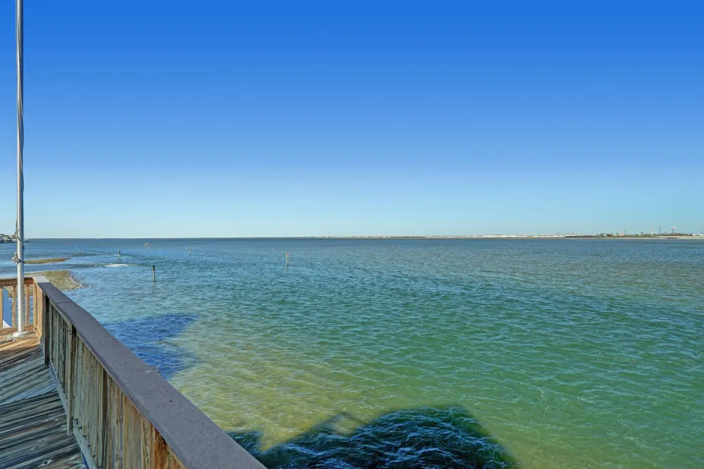 442 Jeanie Lynn Street Tiki Island, TX 77554