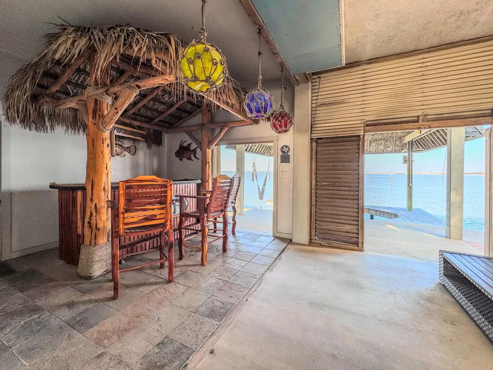 442 Jeanie Lynn Street Tiki Island, TX 77554
