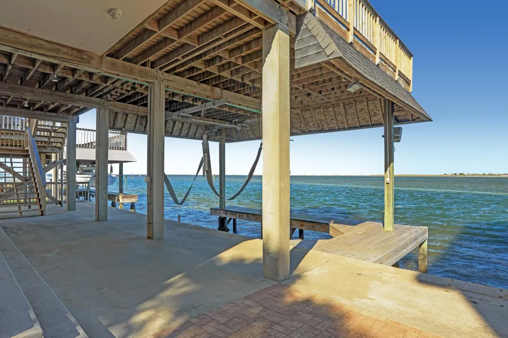 442 Jeanie Lynn Street Tiki Island, TX 77554