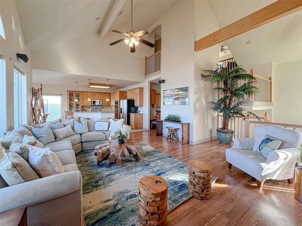 442 Jeanie Lynn Street Tiki Island, TX 77554