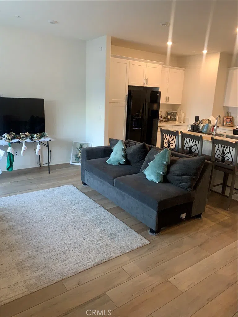 985 W Clover Avenue Rialto, CA 92376