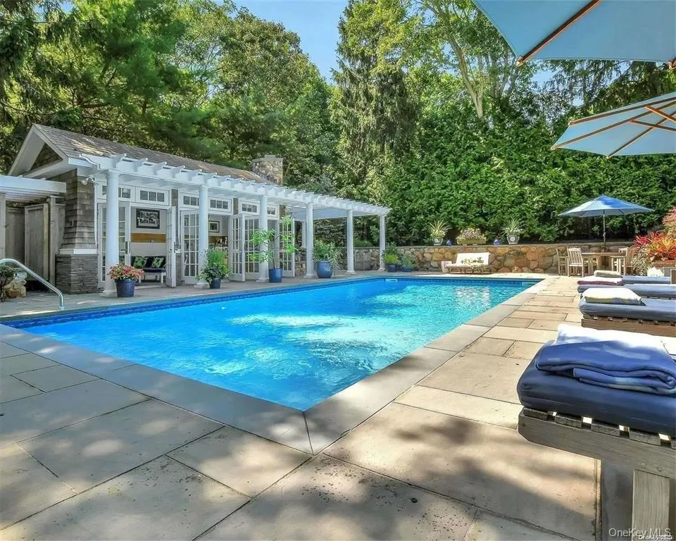 5270 Nassau Point Road Cutchogue, NY 11935