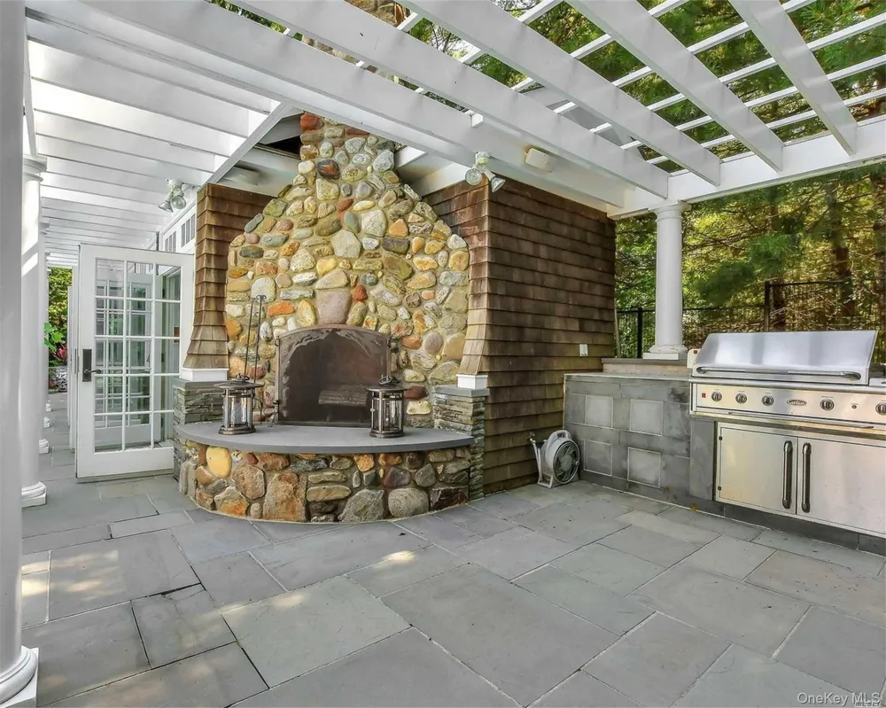 5270 Nassau Point Road Cutchogue, NY 11935