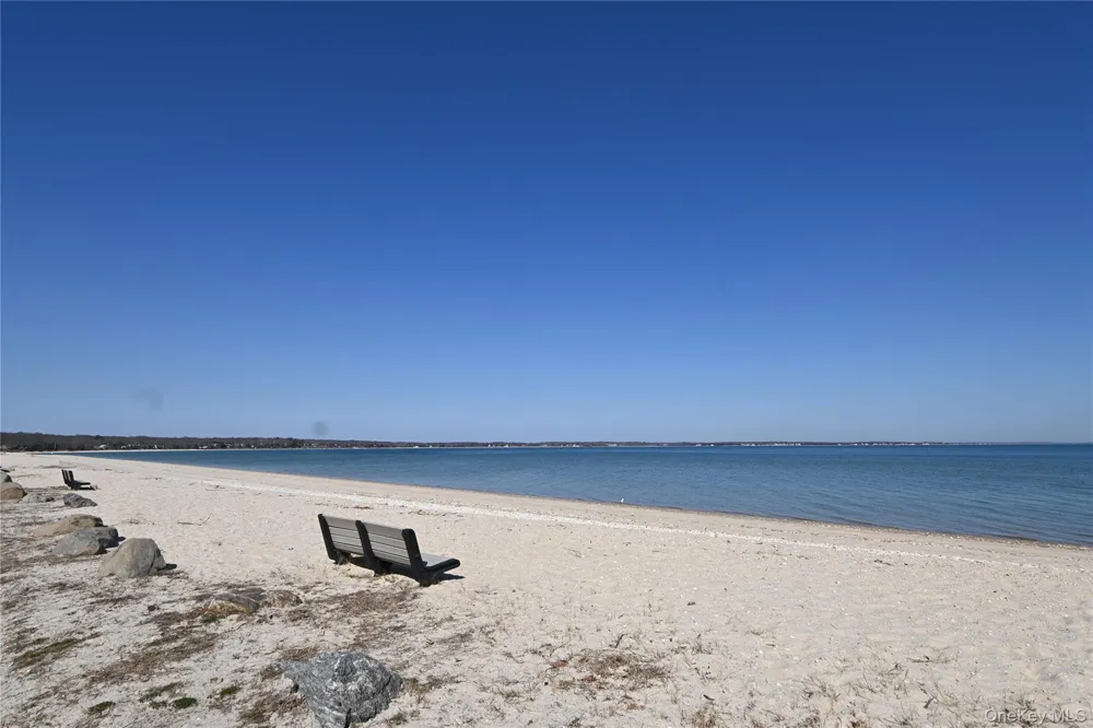 5270 Nassau Point Road Cutchogue, NY 11935