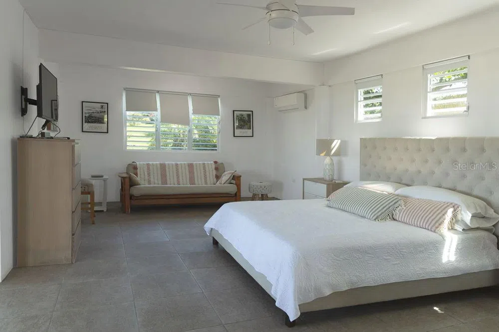 590-A CALLE 16, COMM VILLA BORINQUEN Vieques, PR 00765