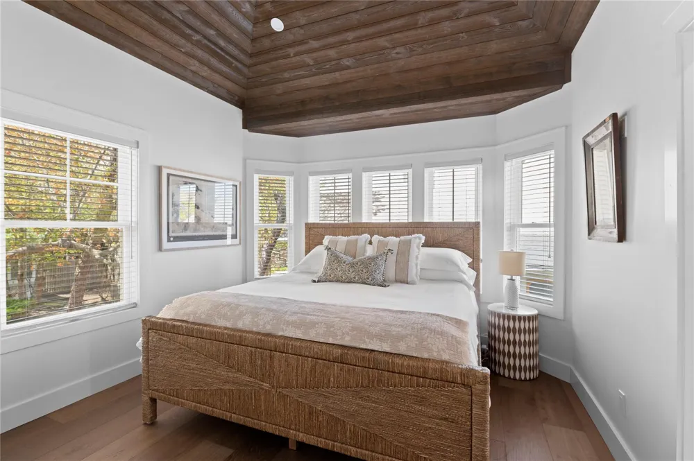 274 Cottage Walk Ocean Beach, NY 11770