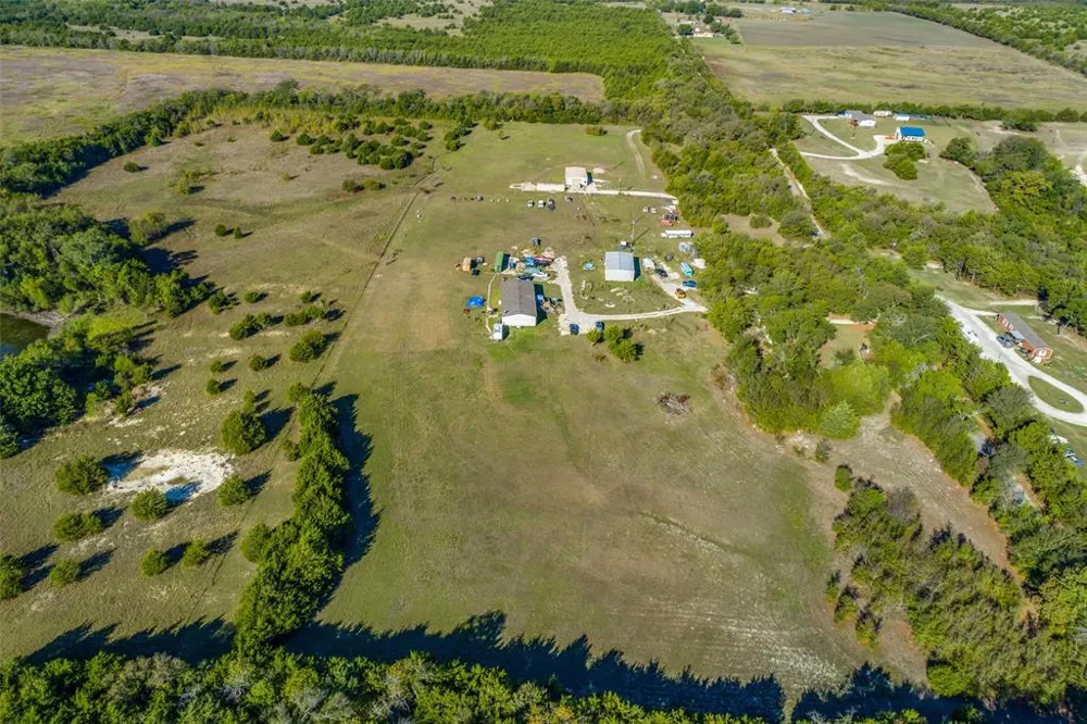 5598 County Road 413 Melissa, TX 75454
