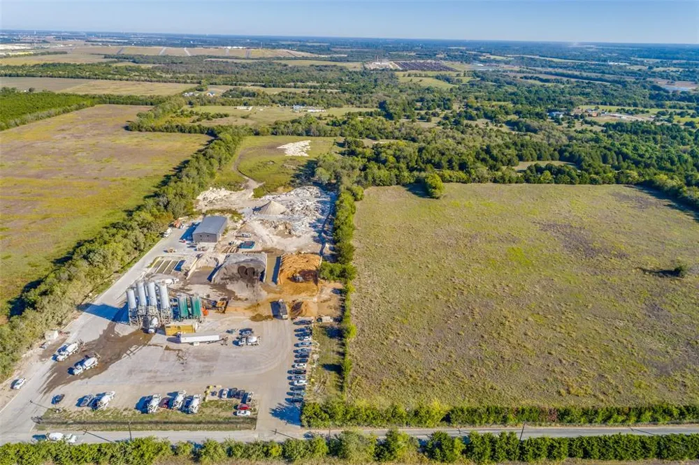 5598 County Road 413 Melissa, TX 75454