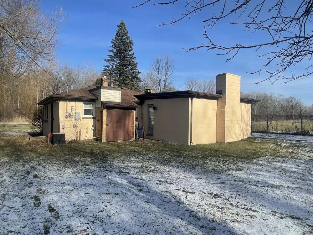 25679 Sibley Road Romulus, MI 48174