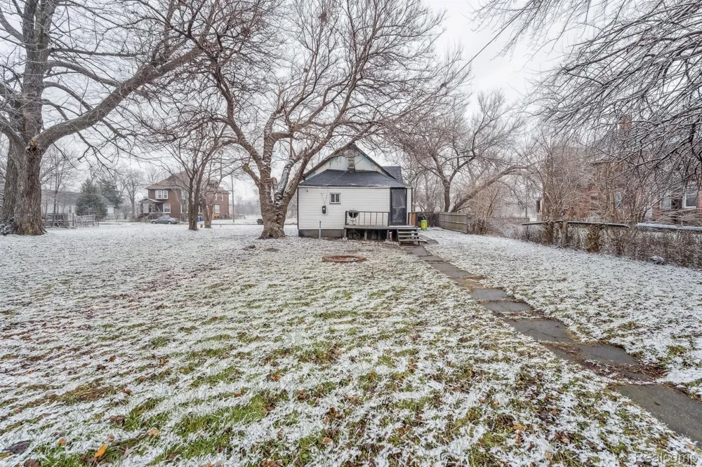 2619 WABASH STREET Detroit City, MI 48216