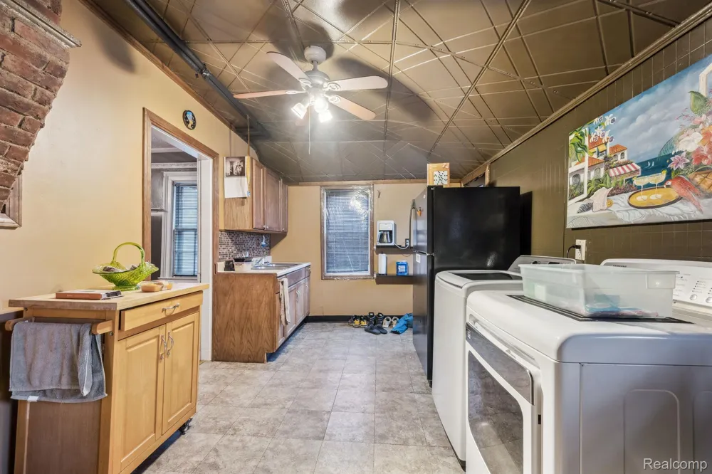 2619 WABASH STREET Detroit City, MI 48216
