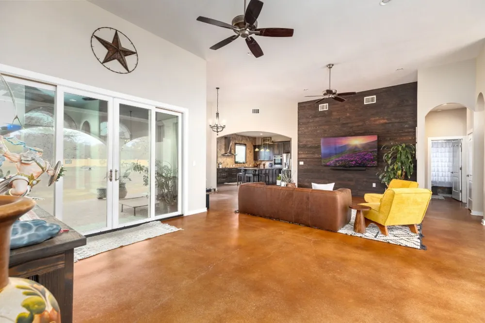 1202 Sierra Vista Cove Lockhart, TX 78644