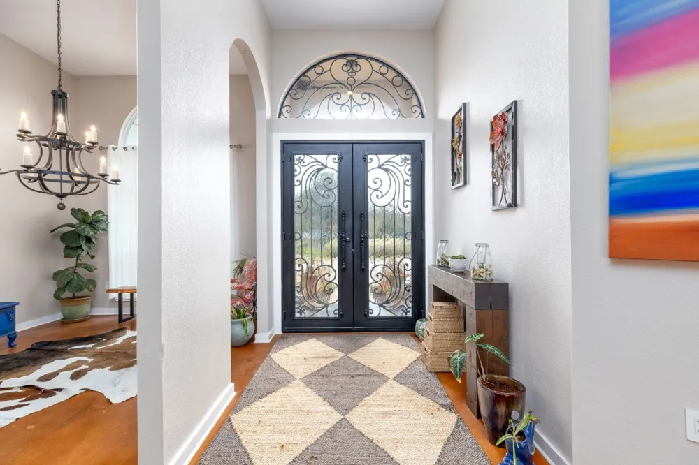 1202 Sierra Vista Cove Lockhart, TX 78644