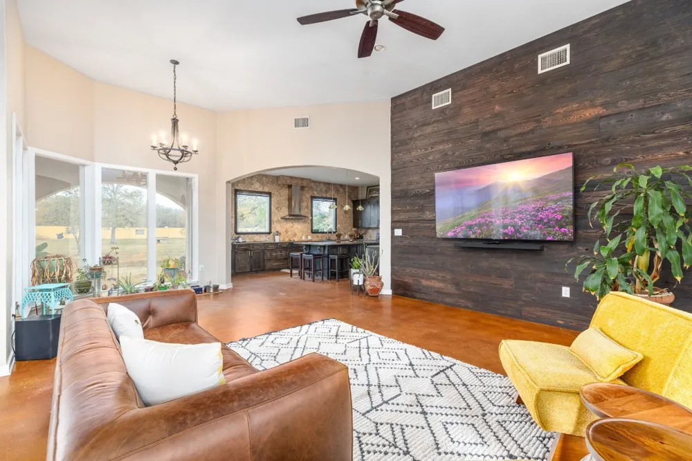 1202 Sierra Vista Cove Lockhart, TX 78644