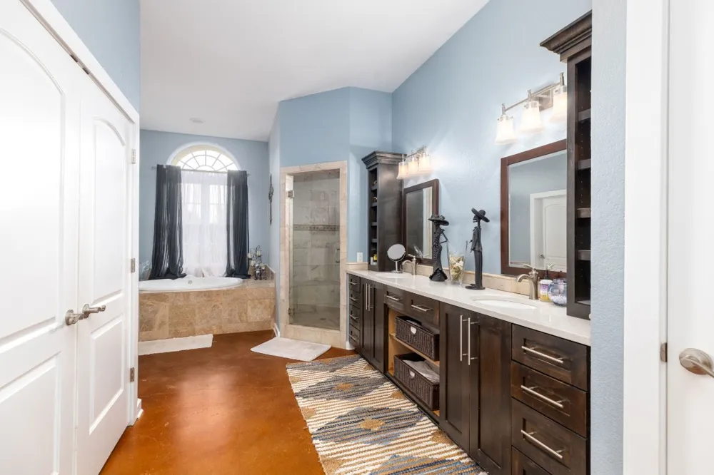 1202 Sierra Vista Cove Lockhart, TX 78644