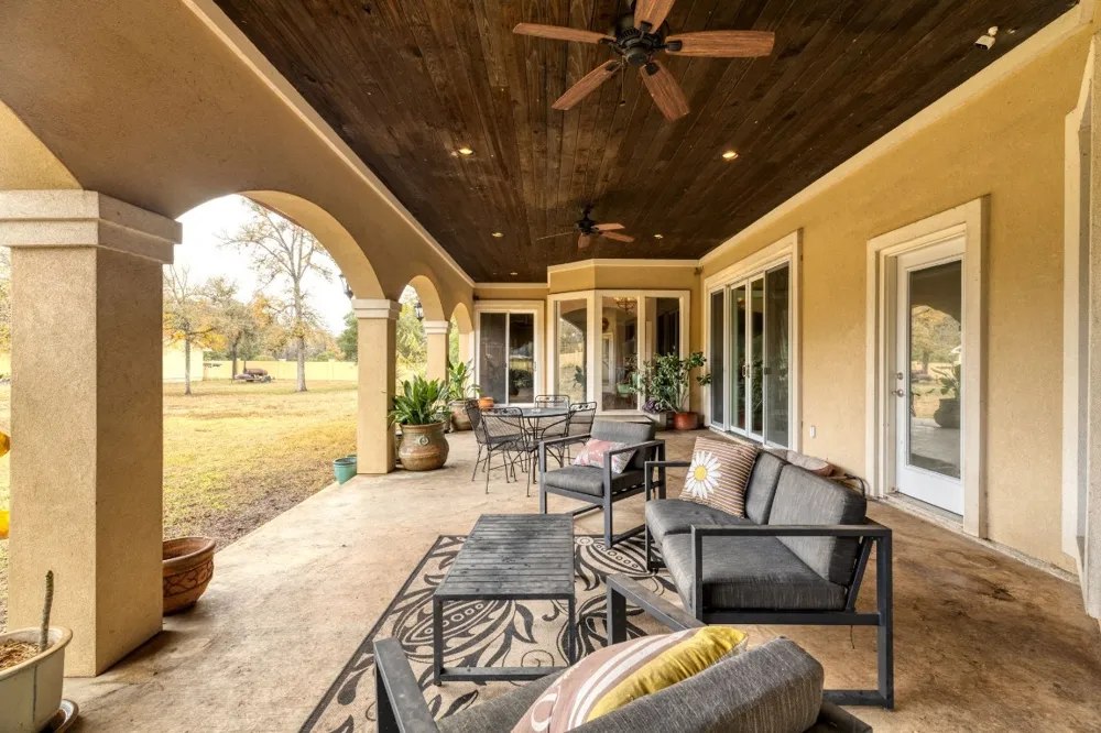 1202 Sierra Vista Cove Lockhart, TX 78644
