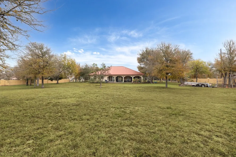 1202 Sierra Vista Cove Lockhart, TX 78644