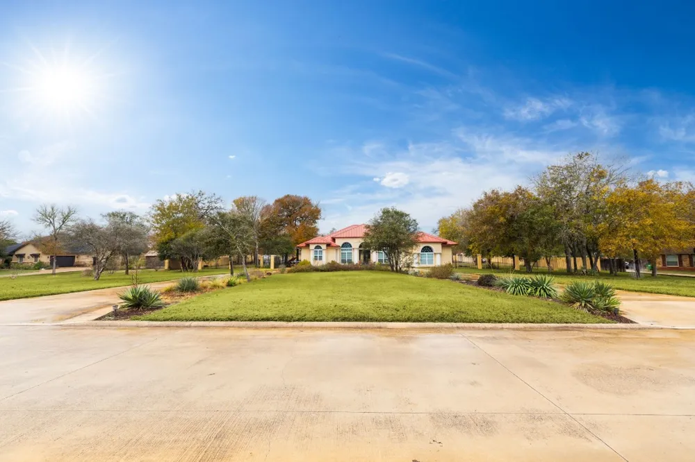 1202 Sierra Vista Cove Lockhart, TX 78644