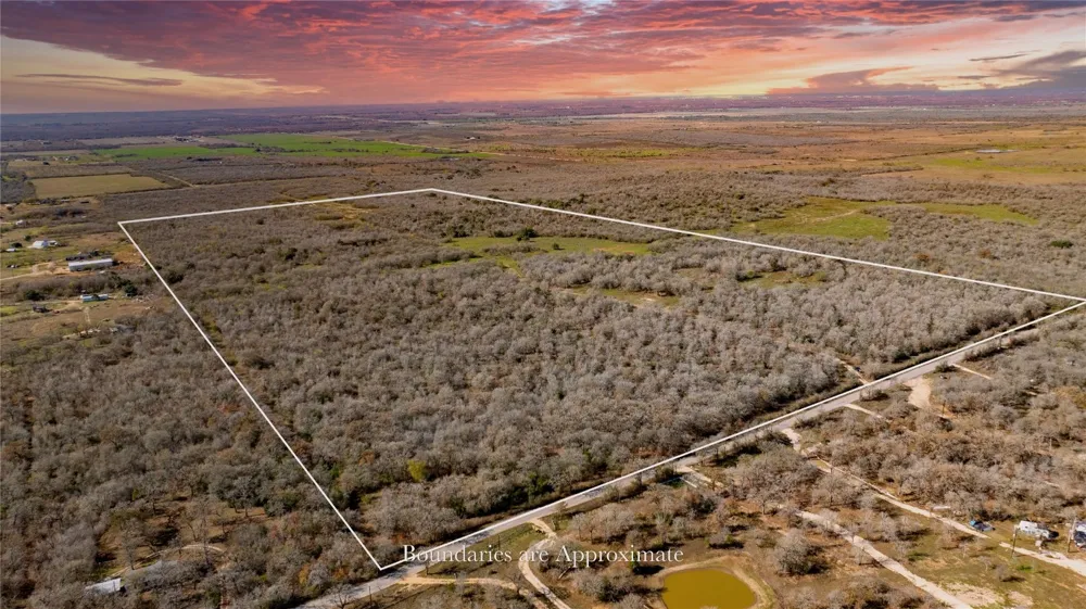 399 Seals Creek Road Lockhart, TX 78644