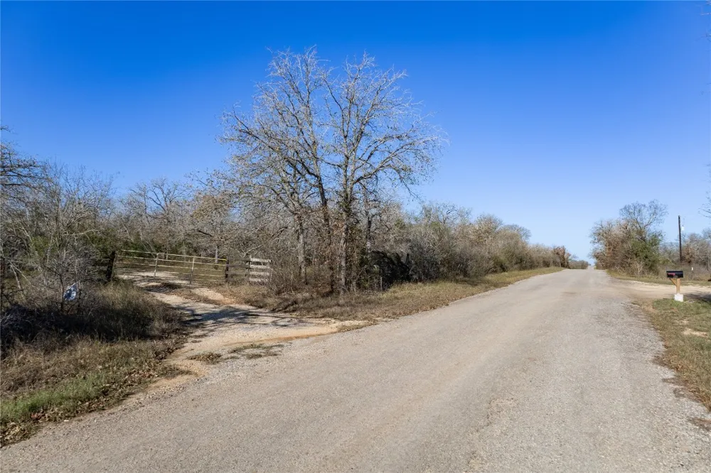 399 Seals Creek Road Lockhart, TX 78644