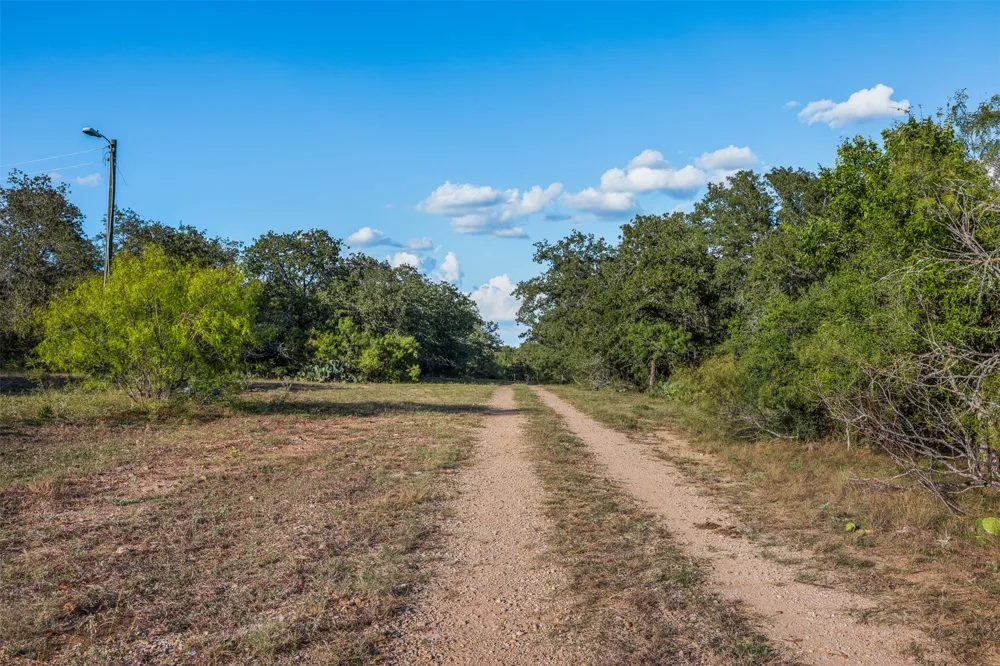 399 Seals Creek Road Lockhart, TX 78644