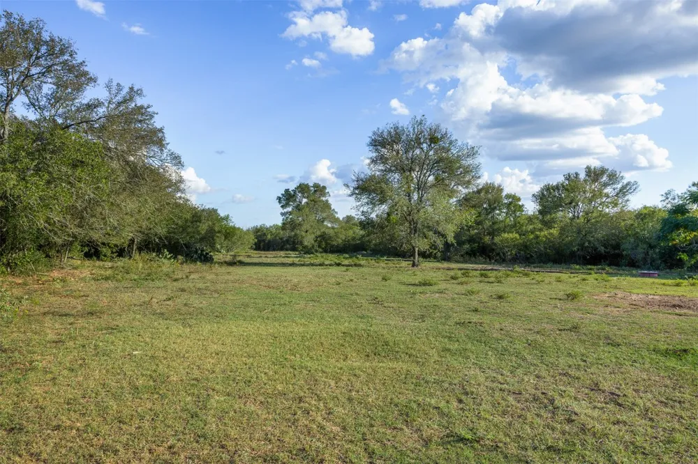 399 Seals Creek Road Lockhart, TX 78644