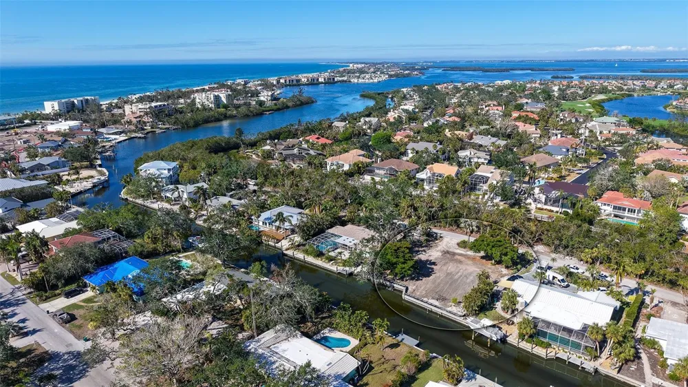 660 LONGVIEW DRIVE Longboat Key, FL 34228