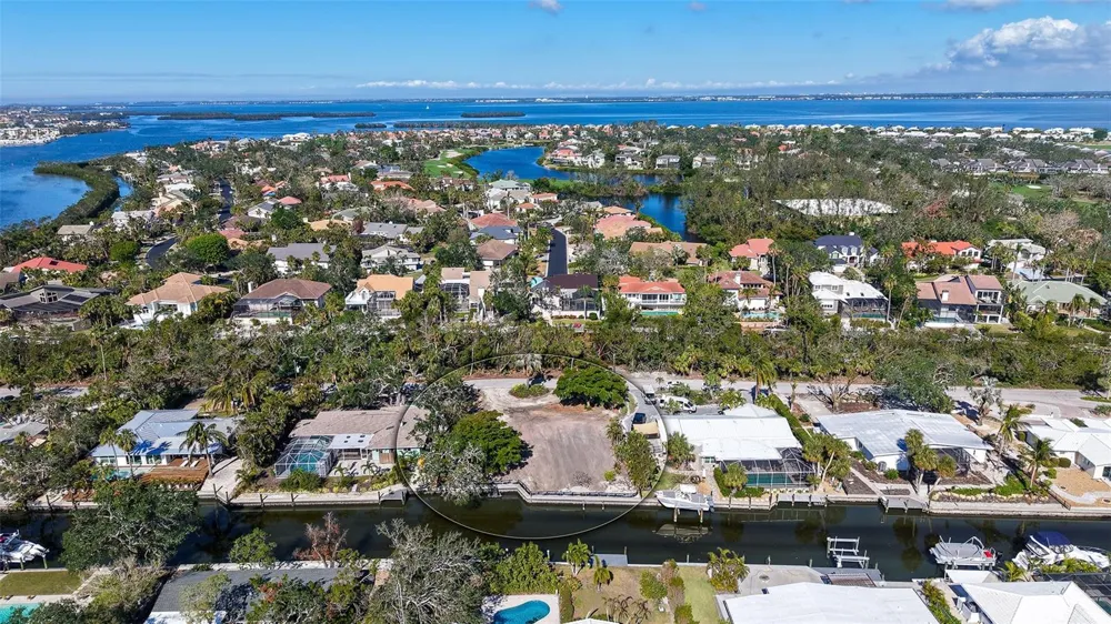 660 LONGVIEW DRIVE Longboat Key, FL 34228