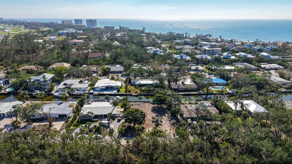 660 LONGVIEW DRIVE Longboat Key, FL 34228