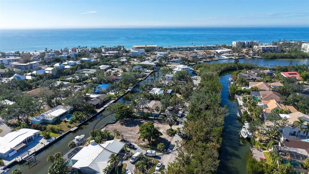 660 LONGVIEW DRIVE Longboat Key, FL 34228