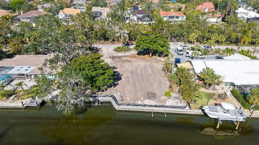 660 LONGVIEW DRIVE Longboat Key, FL 34228