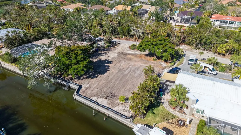 660 LONGVIEW DRIVE Longboat Key, FL 34228