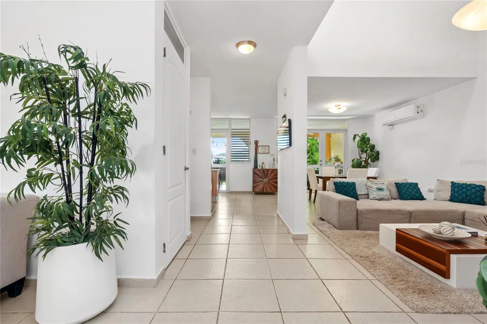 26 FLAMBOYAN GREENS Humacao, PR 00791