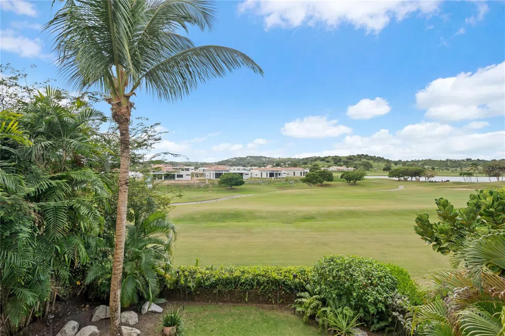 26 FLAMBOYAN GREENS Humacao, PR 00791