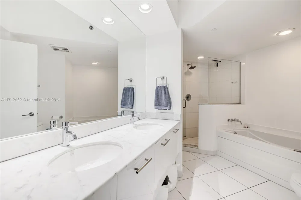 55 SE 6th St #3407 Miami, FL 33131