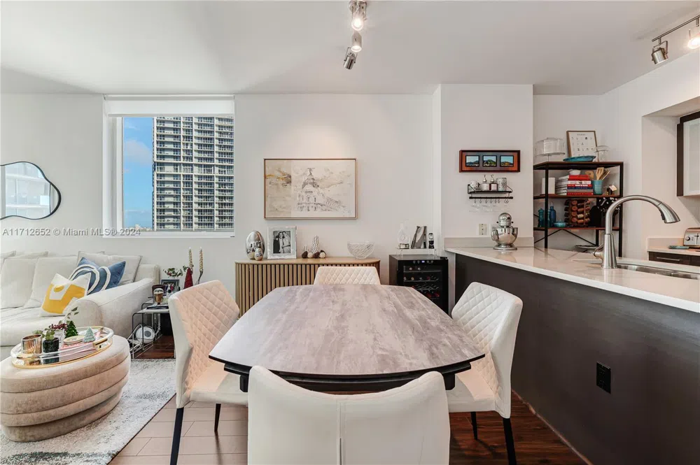 55 SE 6th St #3407 Miami, FL 33131
