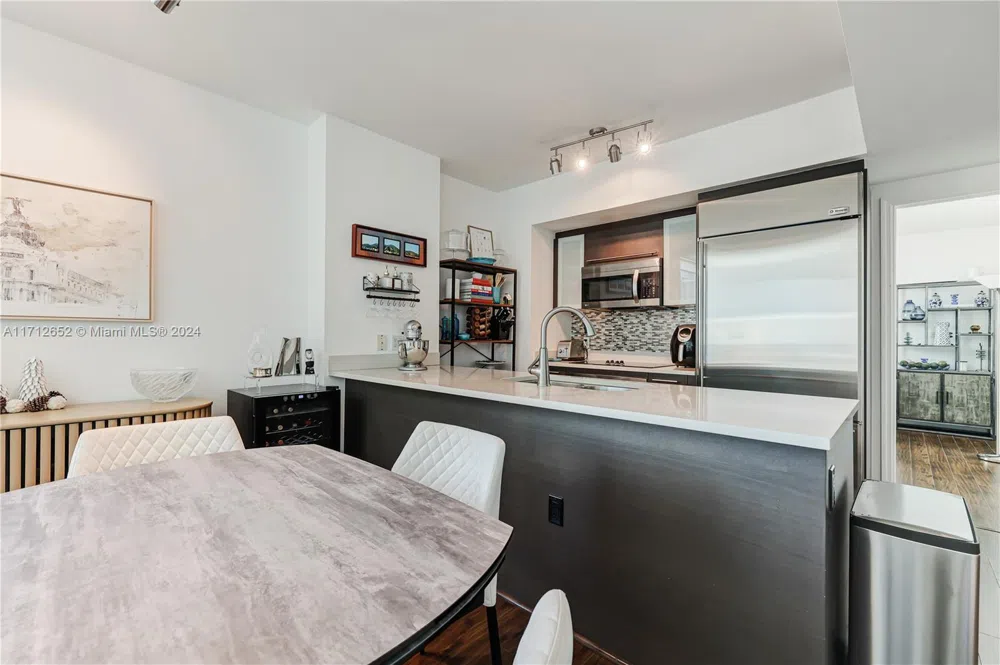 55 SE 6th St #3407 Miami, FL 33131