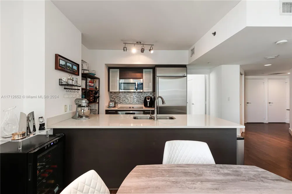 55 SE 6th St #3407 Miami, FL 33131